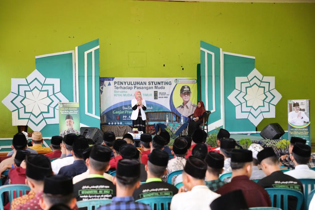 Relawan Kiai Muda Jawa Timur menggelar kegiatan penyuluhan tentang stunting di masyarakat, khususnya anak muda yang ada di Kabupaten Pac