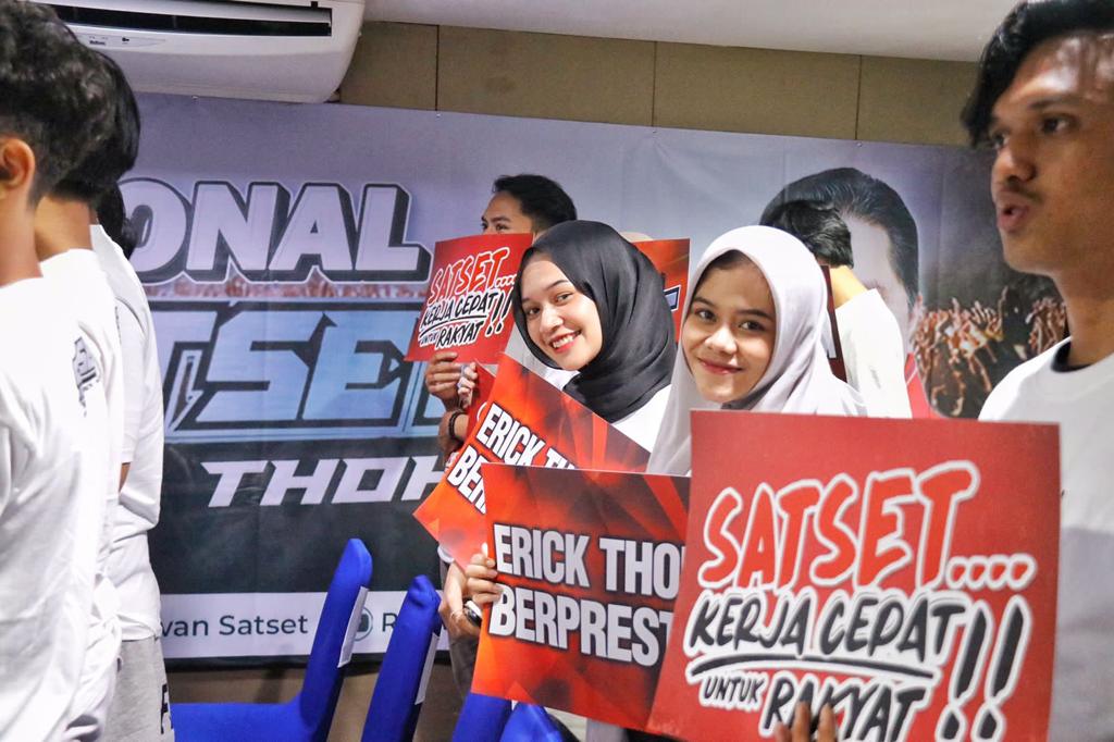 Relawan  Sahabat Setia (Satset) Erick Thohir.
