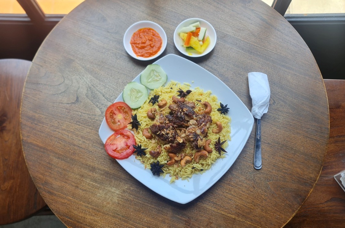 Kafe 27 Kenjeran hadir dengan sajian istimewa berbuka puasa yang tidak boleh Anda lewatkan!