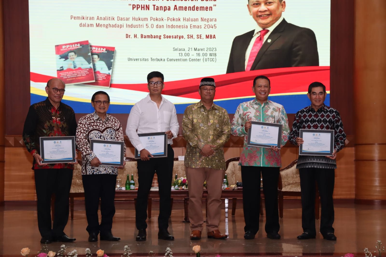 Acara Peluncuran Buku karya Ketua MPR  Bambang Soesatyo dan Mou antara UT dan Perpusnas di Universitas Terbuka Convention Center, Jakarta.