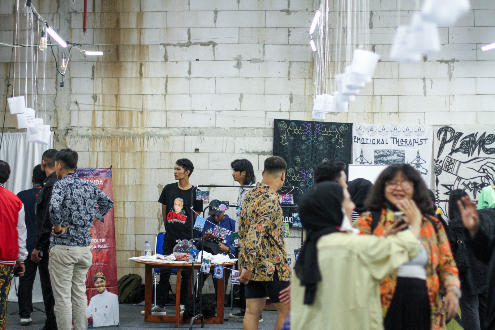 Kegiatan mahasiswa Ilmu Komunikasi Universitas Medan Area turut disemarakkan booth OMG Sumut