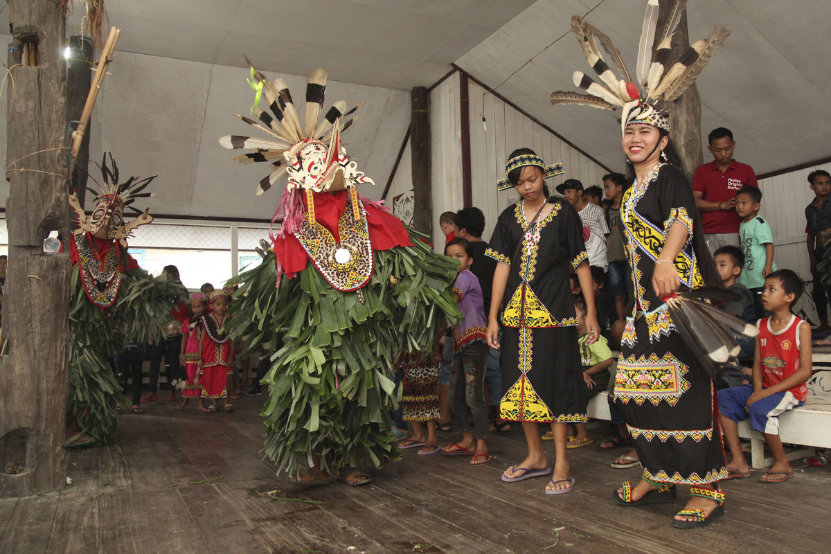 Ritual tarian Hudoq Nebeeq di Kutai Barat