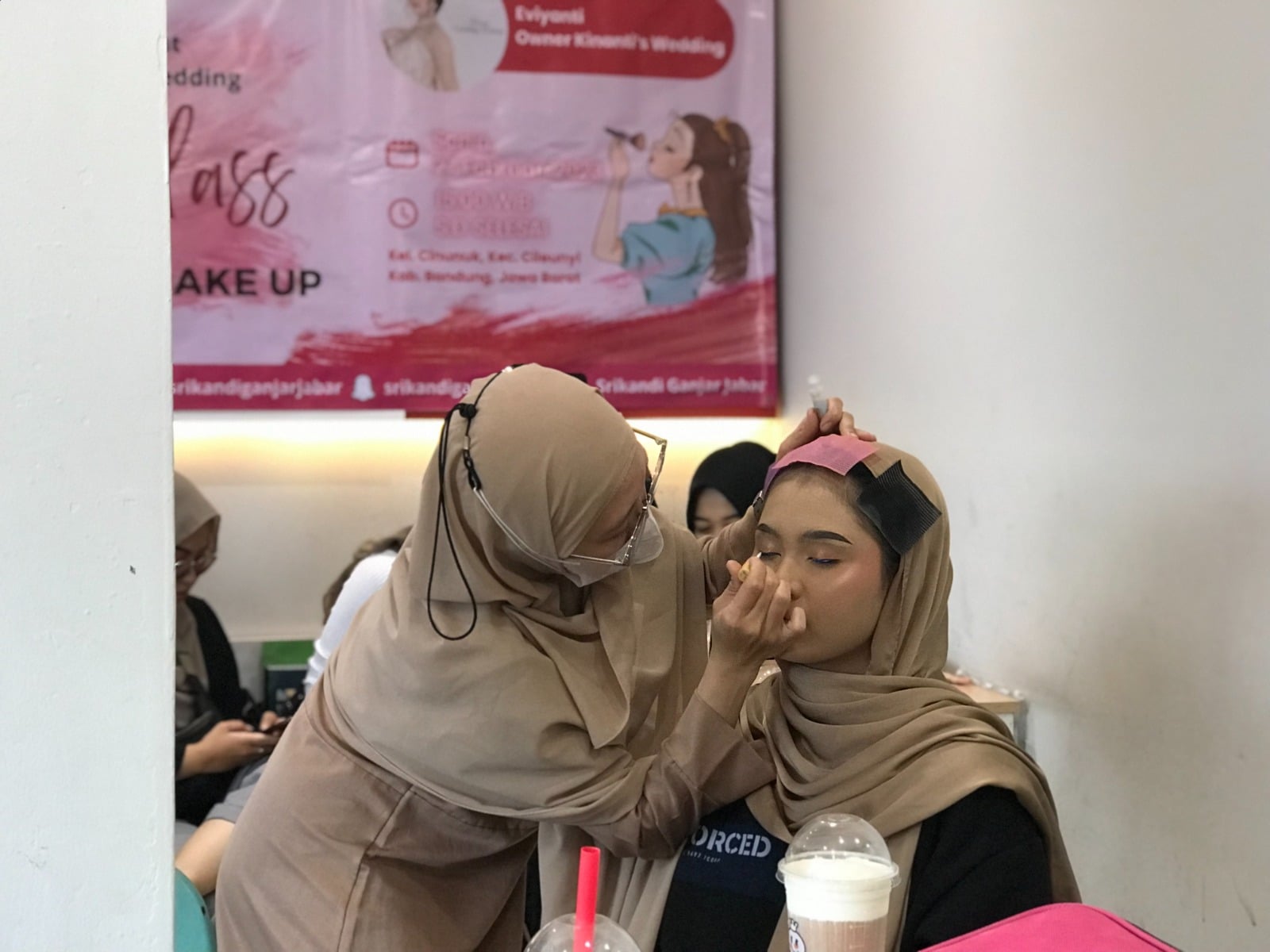 GMC Banten menggelar kegiatan Pelatihan Tata Rias Wajah Milenial bersama masyarakat di Kabupaten Tangerang, Banten, Selasa (7/3/2023)