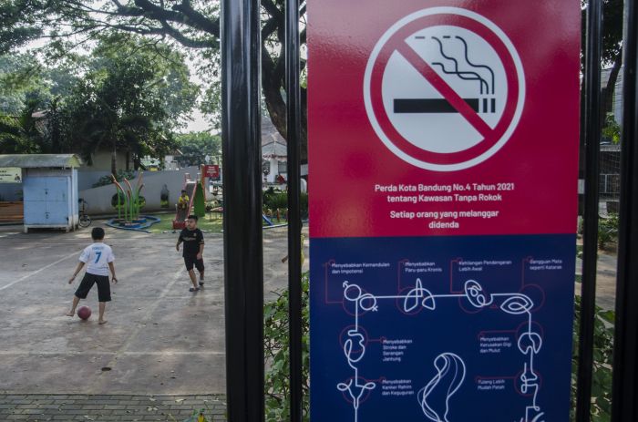 Ilustrasi. Sejumlah anak bermain di kawasan tanpa rokok Taman Tongkeng, Bandung, Jawa Barat.