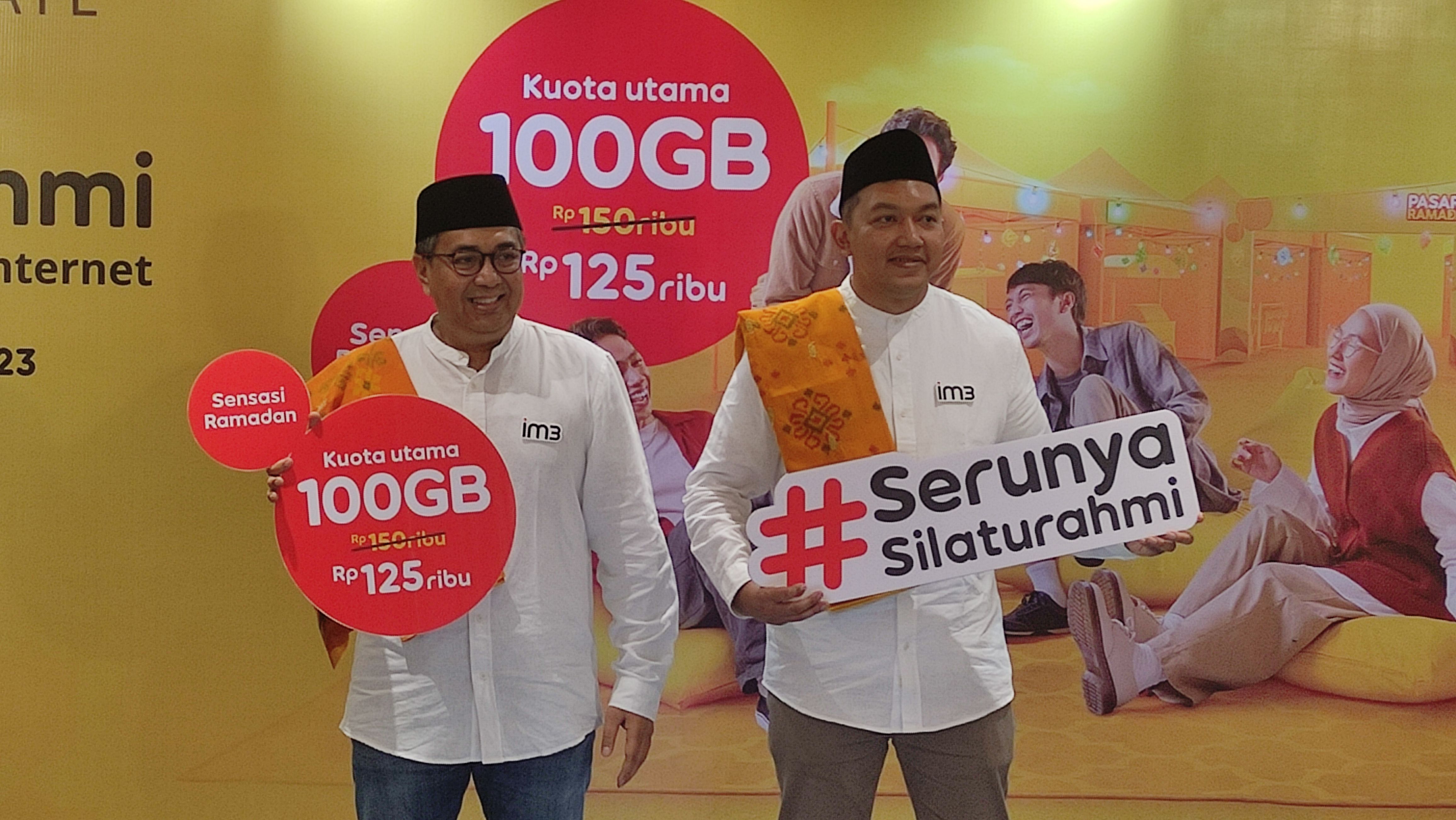 Gerai IM3 di Sidoarjo menjadi tempat ngabuburit dan buka bersama.