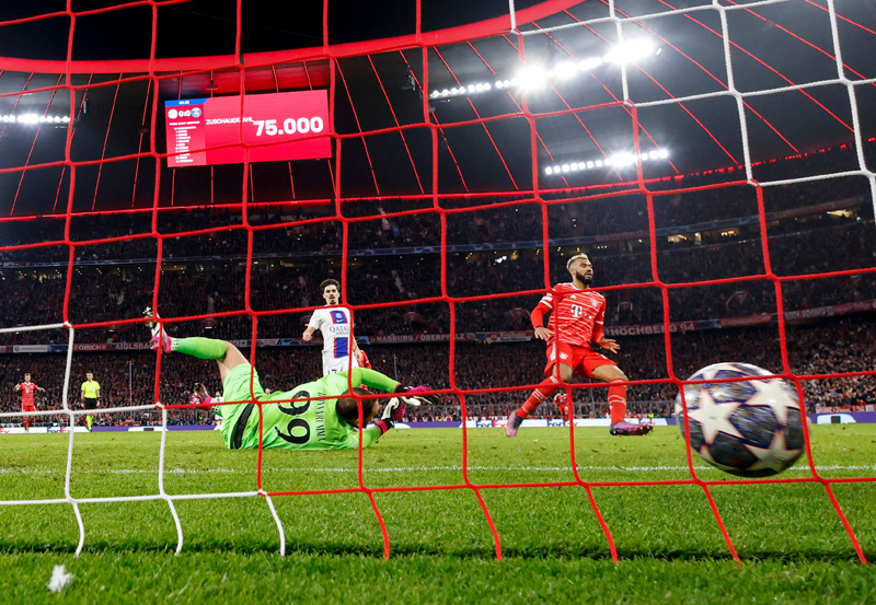 Eric Maxim Choupo-Moting saat mencetak gol 1-0 untuk Bayern Muenchen