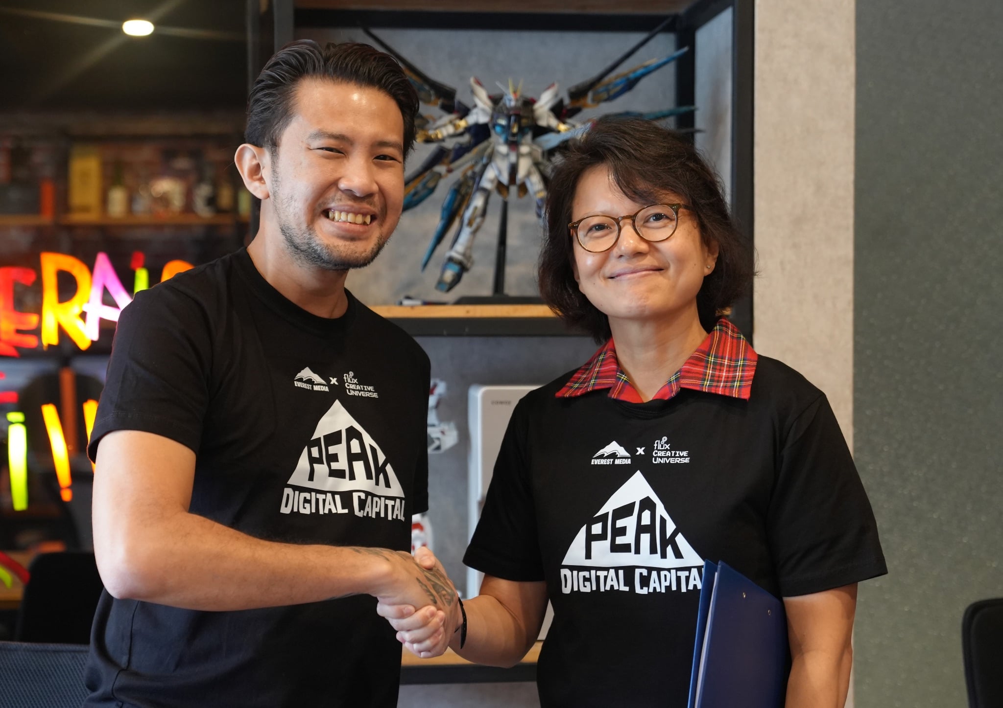 Grace Tahir (kanan) dan Yohanes Auri berkolaborasi dan lahirkan Peak Digital Capital.