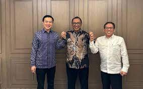 Wali Kota Cilegon Helldy Agustian bersama Presiden Direktur PT CAP, Erwin Ciputra dan Direktur Utama PT KS, Purwono Widodo