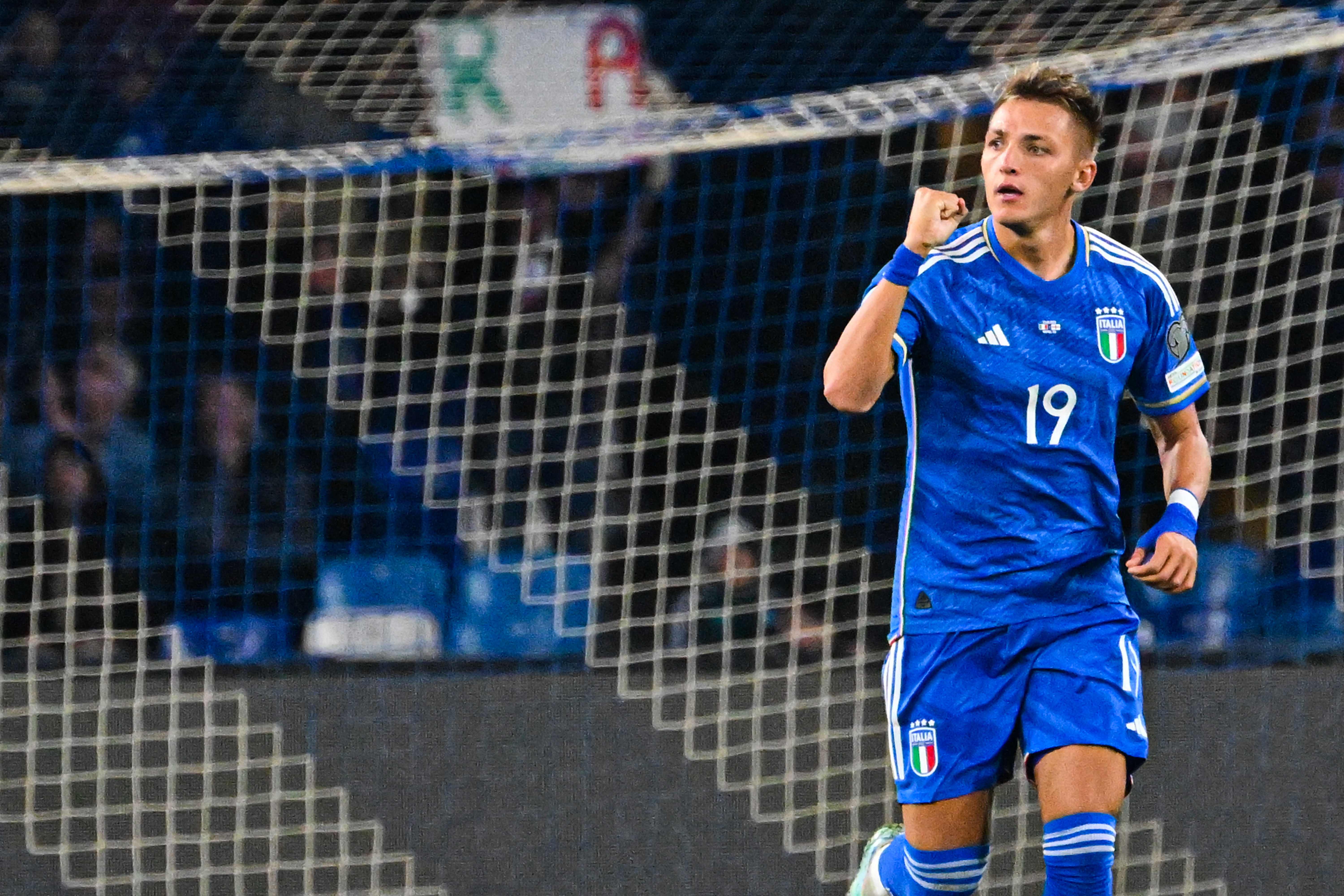 Pemaint timnas Italia melakukan selebrasi setelah mencetak gol ke gawang timnas Malta dalam laga Kualifikasi Piala Eropa 2024.