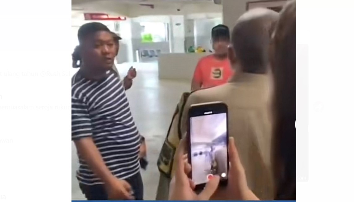 Debt collector yang membentak-bentak polisi saat akan menyita mobil Clara Shinta.