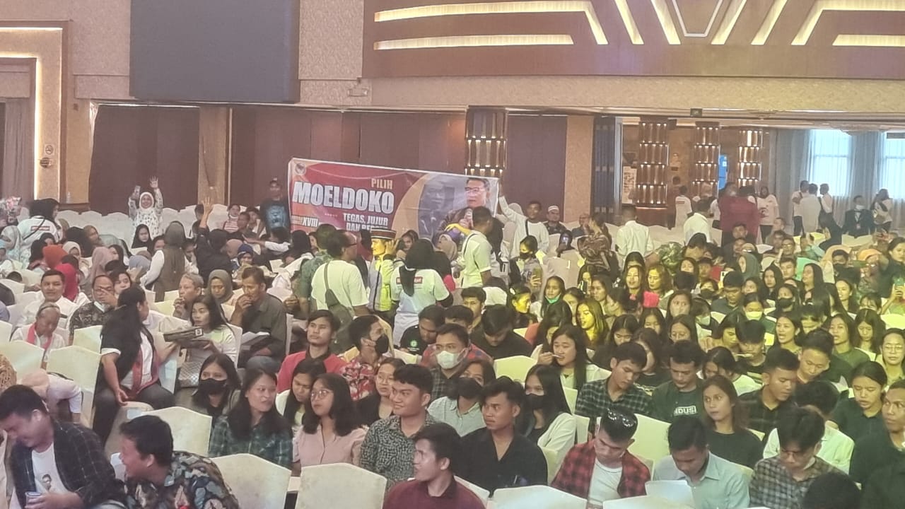 Para peserta Musra Relawan Jokowi XVIII Sumut di Selecta Convention Hall Medan Sabtu (22/3).