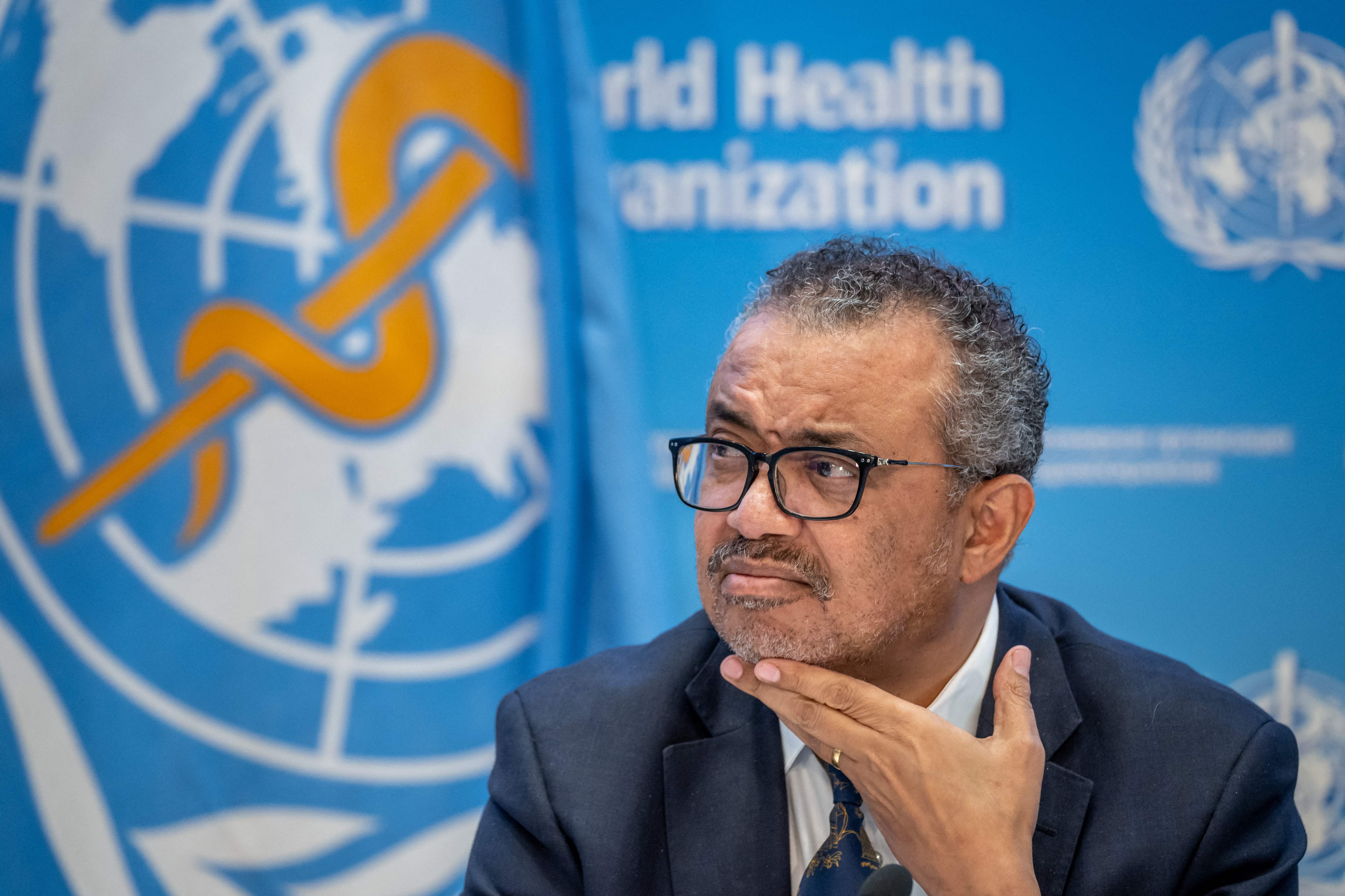 Direktur Jenderal WHO Tedros Adhanom Ghebreyesus saat memberikan konferensi pers.