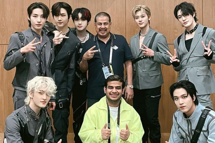 Fadil Jaidi bersama Pak Muh dan NCT Dream.