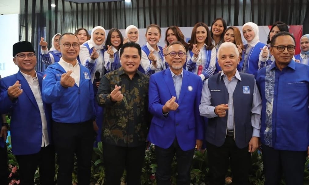 Menteri BUMN Erick Thohir berfoto bersama petinggi Partai Amanat Nasional di acara mukernas lalu.