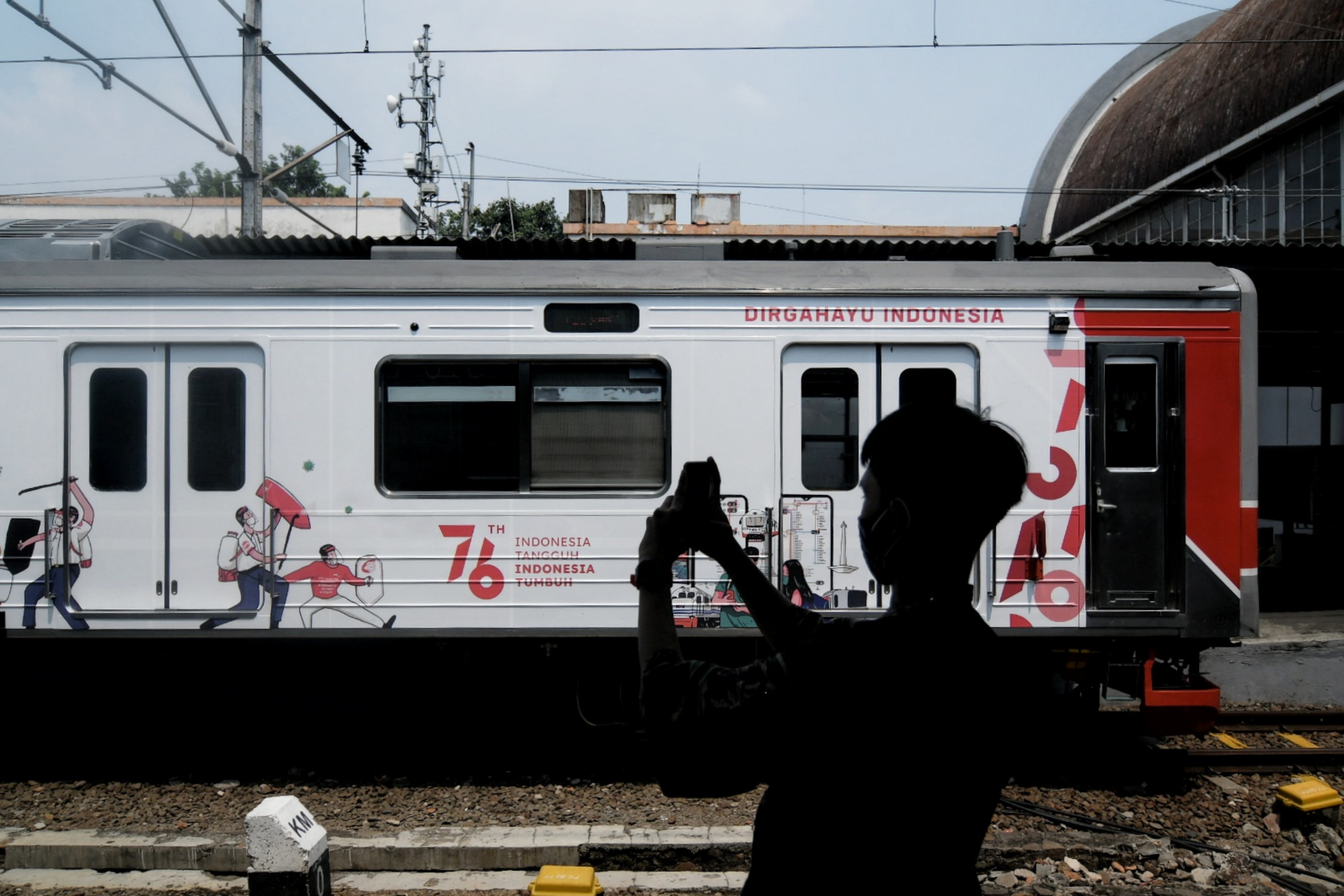  Gerbong KAI Commuter