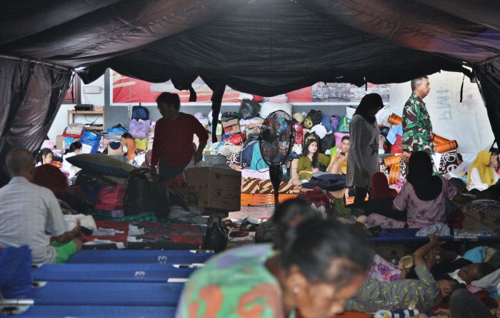 Kondisi para pengungsi korban kebakaran Depo Plumpang Pertamina.