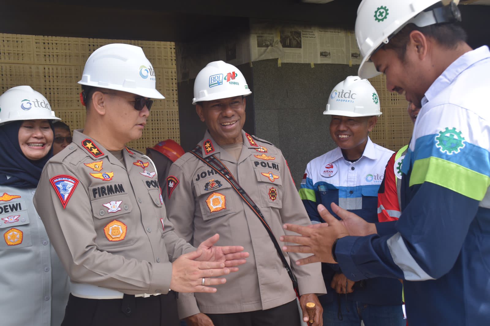 Kapolda NTT Irjen Johni Asadoma dan Kakorlantas Polri Irjen Firman Santyabudi meninjau kesiapan venue ASEAN Summit 2023, Kamis (9/3).