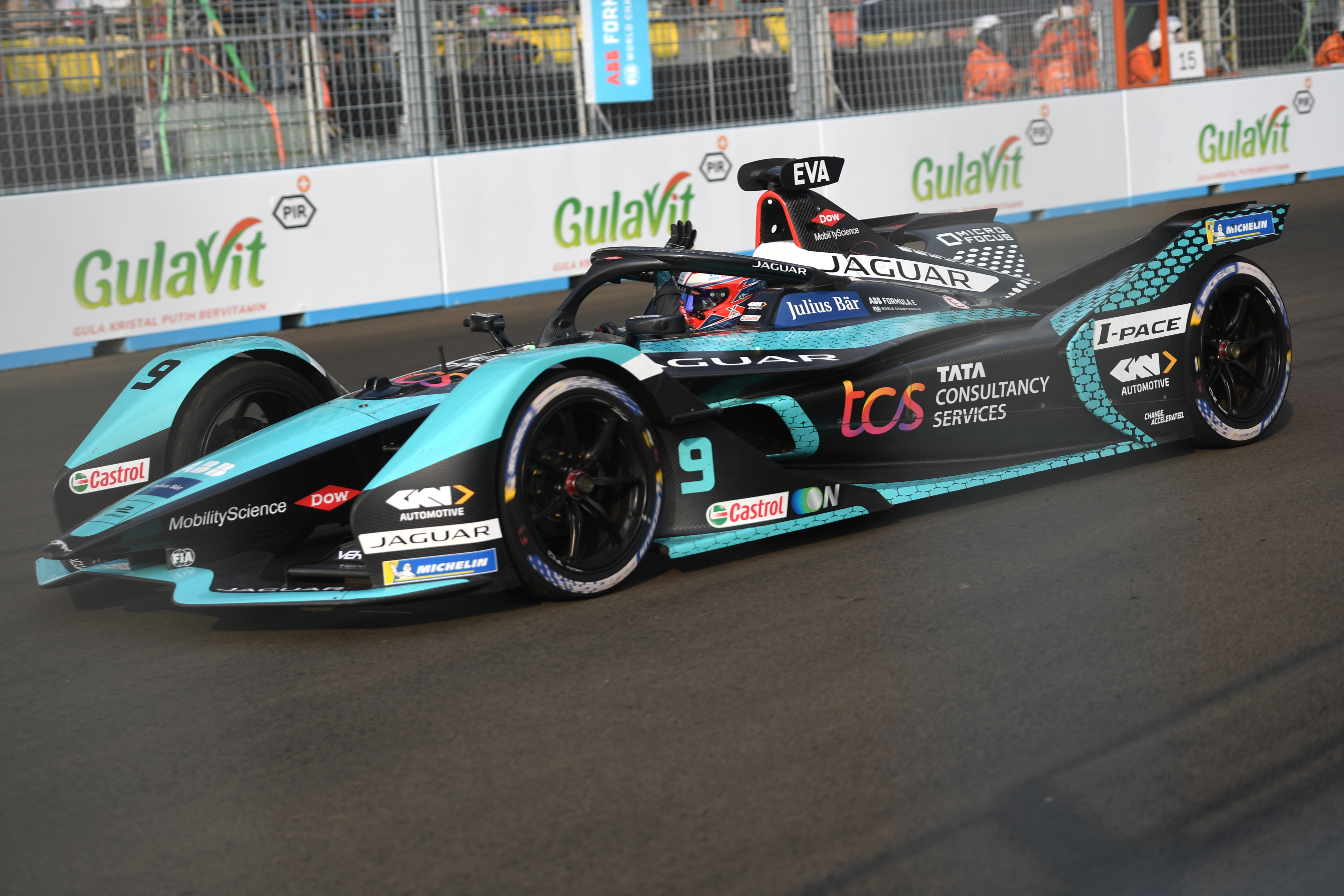 Mitch Evans saat menjuarai Formula e Jakarta 2022