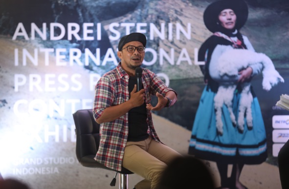 Jurnalis foto senior Media Indonesia, Ramdani, di acara The Andrei Stenin International Press Photo Contest 2023, Kamis (16/3/2023).