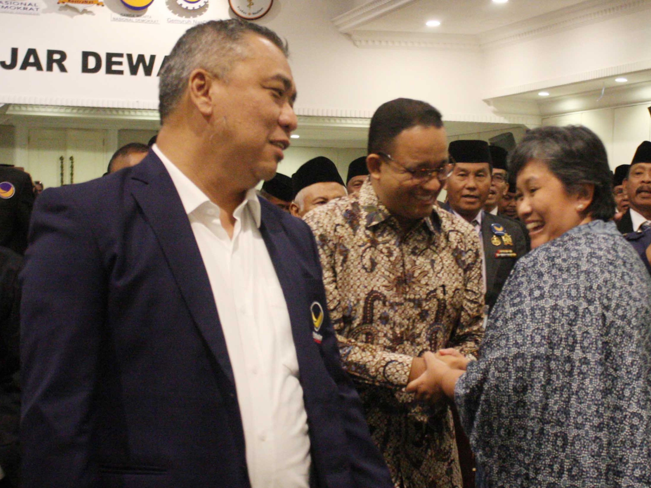 Anies Baswedan bersama Wakil Ketua Umum Partai NasDem Ahmad M Ali (kiri) dan Wakil Ketua MPR Lestari Moerdijat (kanan).