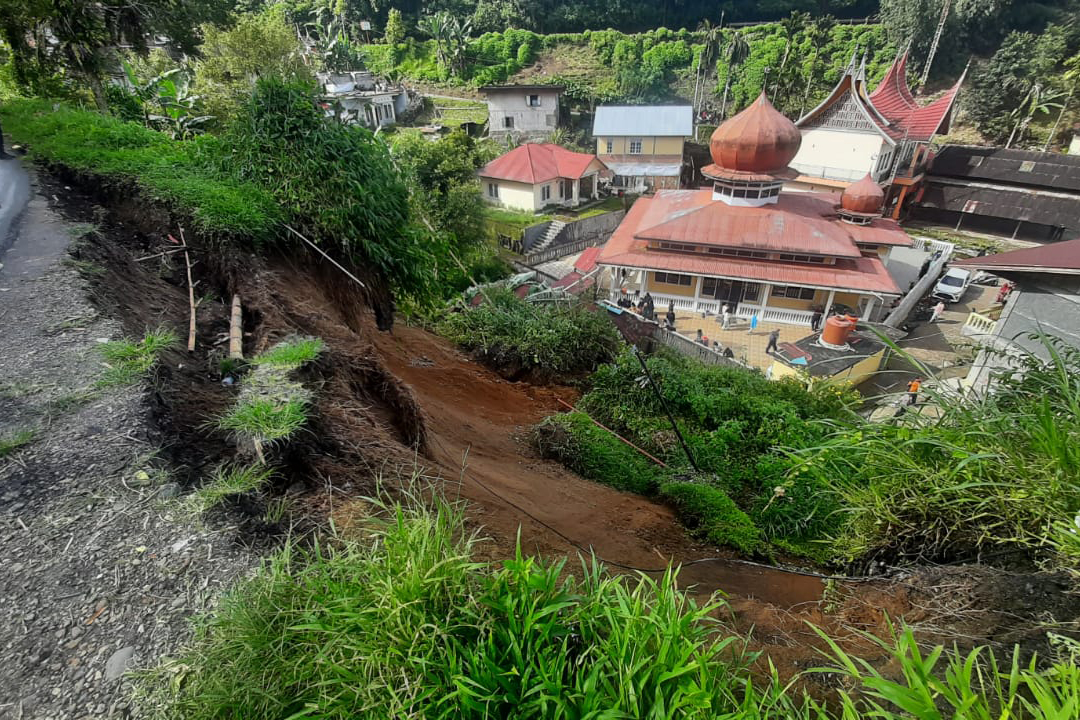 Hujan Deras Timbulkan Bencana di 8 Kecamatan di Agam