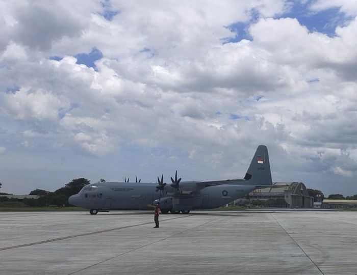 Pesawat C-130J-30 Super Hercules A-1339 tiba di Bandara Halim Perdanakusuma, Jakarta.