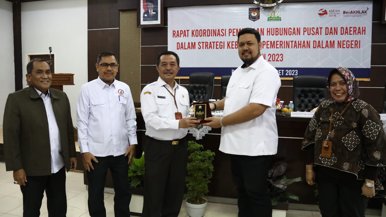 Kepala BSKDN Yusharto Huntoyungo saat memberi arahan pada Rapat Koordinasi Pembinaan Hubungan Pusat dan Daerah