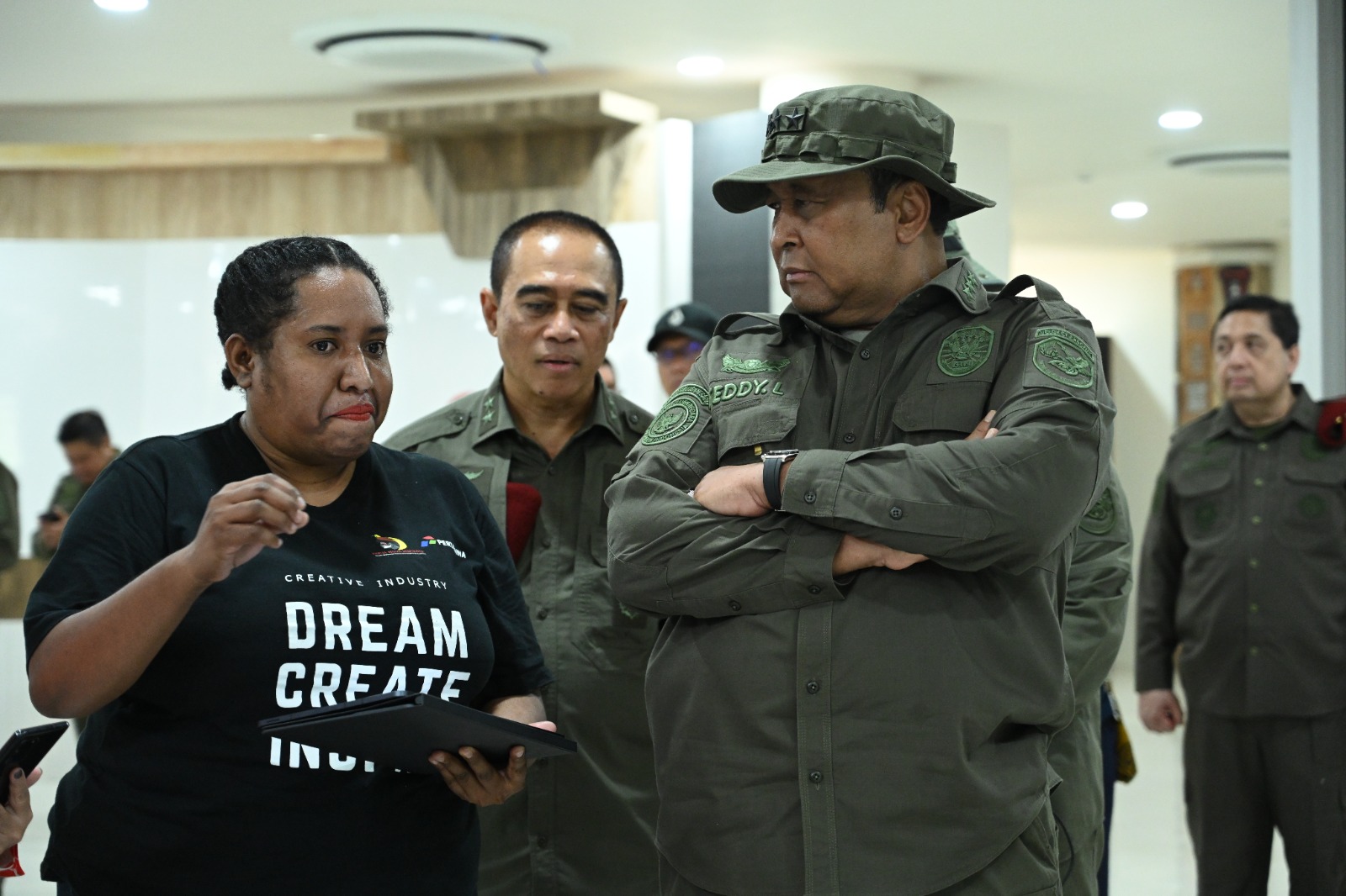 Wakil kepala BIN Letjen TNI (Purn) Teddy Lhaksmana Widya Kusuma meninjau persiapan peresmian gedung Papua Youth Creative Hub (PYCH