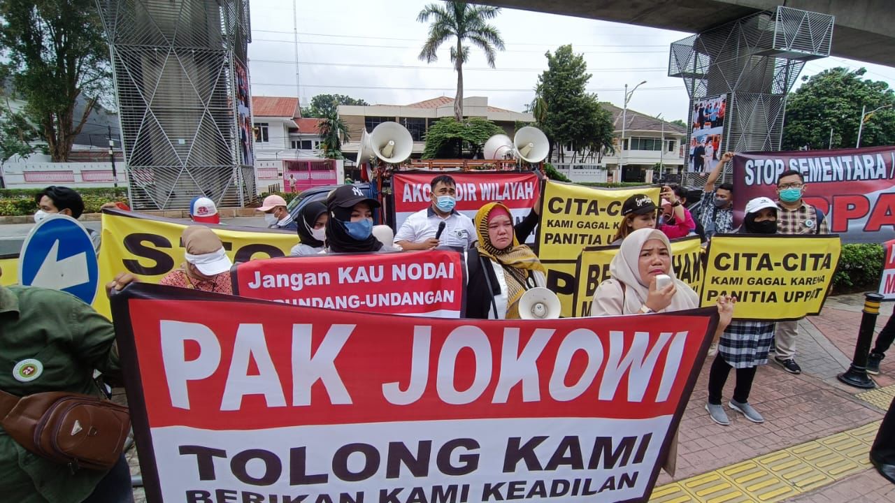 Para calon Pejabat Pembuat Akta Tanah (PPAT) menuntut diterbitkannya Surat Keterangan Lulus 