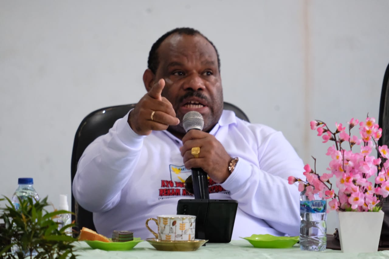 Ketua Asosiasi Bupati Papua Pegunungan, Didimus Yahuli, SH., yang juga Bupati Yakuhimo,