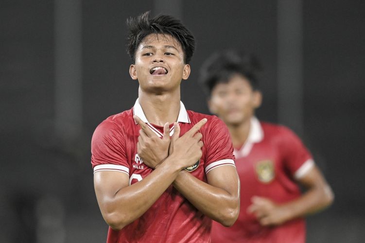 Pesepak bola Tim Nasional Indonesia U-20 Hokky Caraka