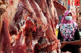  Ilustrasi - Penjualan daging sapi di pasar tradisional. 