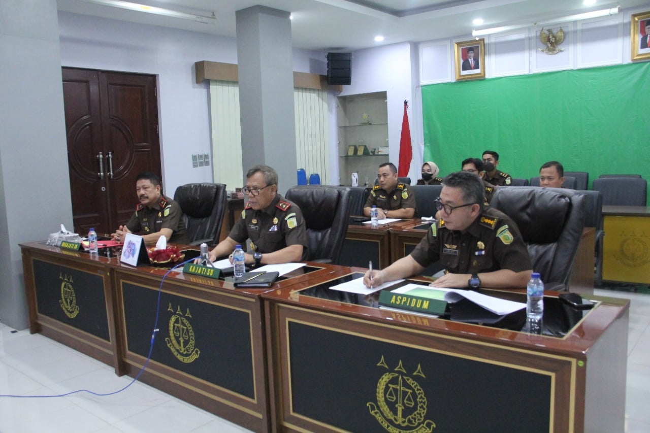 Jajaran Kejaksaan Tinggi Sumatra Utara saat mengumumkan kebijakan keadilan restoratif