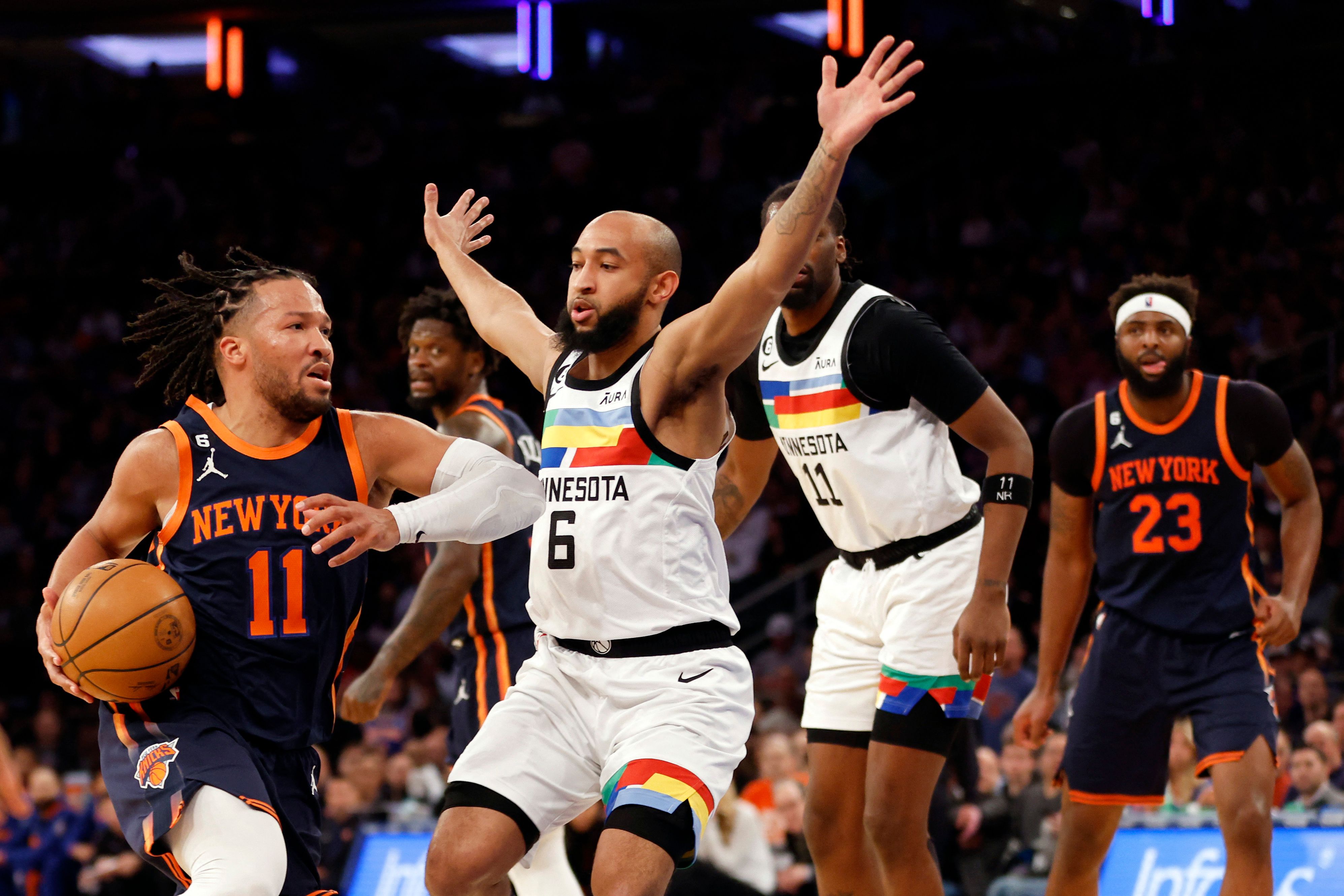 Laga NBA antara New York Knicks dan Minnesota Timberwolves