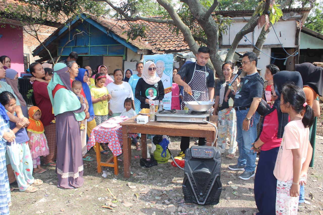Kowarteg Indonesia kembali menggelar pelatihan memasak untuk ibu-ibu di Kampung Rancakendal, Desa Jelegong, Kec. Rancaekek, Kab. Bandung