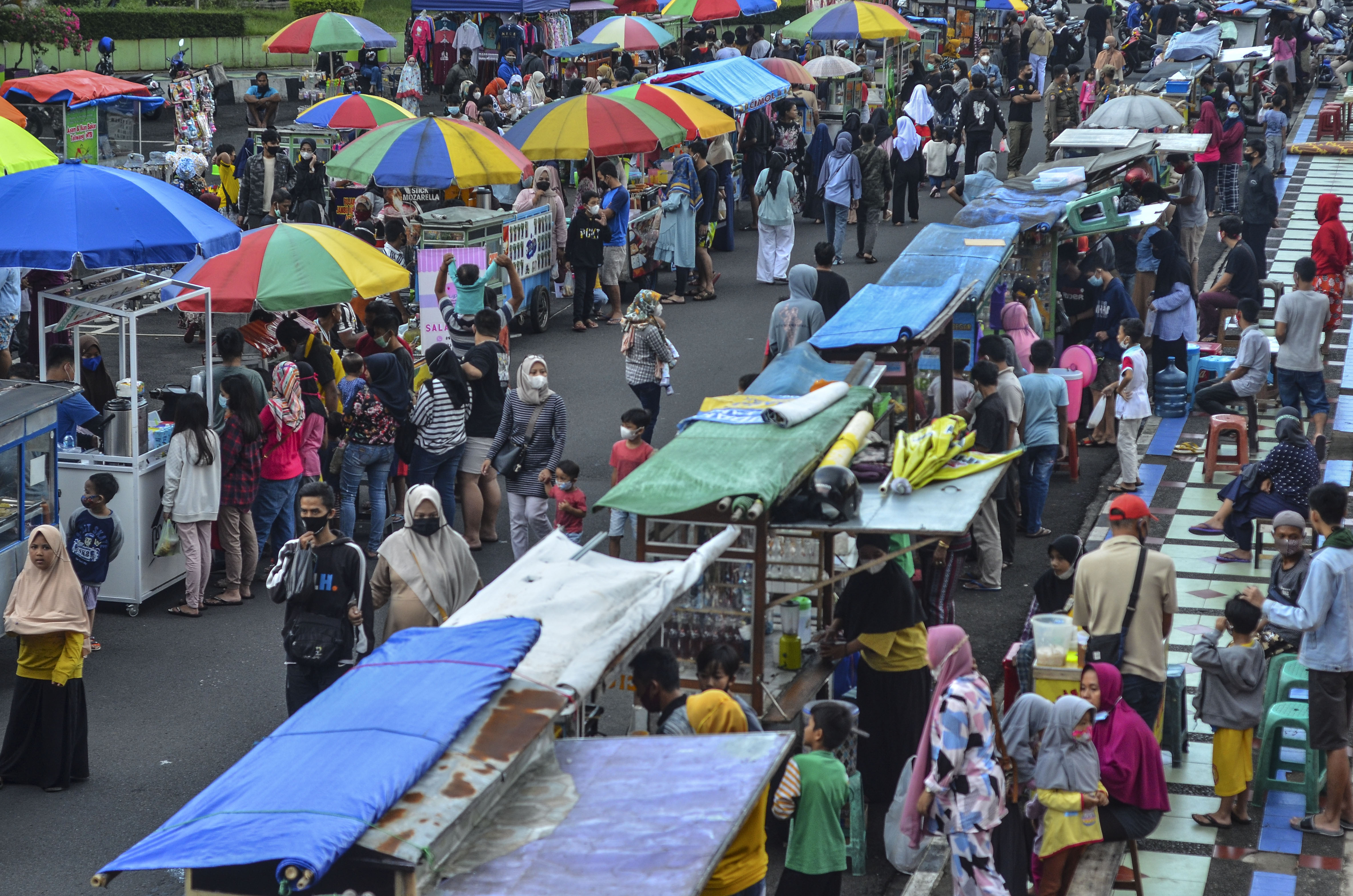 Pedagang Musiman di Perumahan Mutiara Garuda Meresahkan
