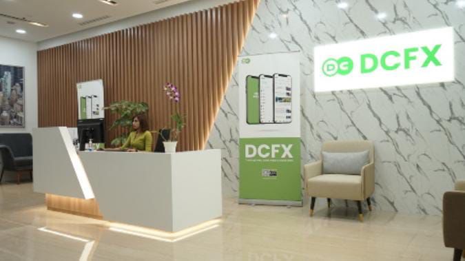 Perusahaan broker yang menyediakan layanan investasi keuangan, DCFX, meraih penghargaan aplikasi trading terbaik 2022 dari Forex Awards.