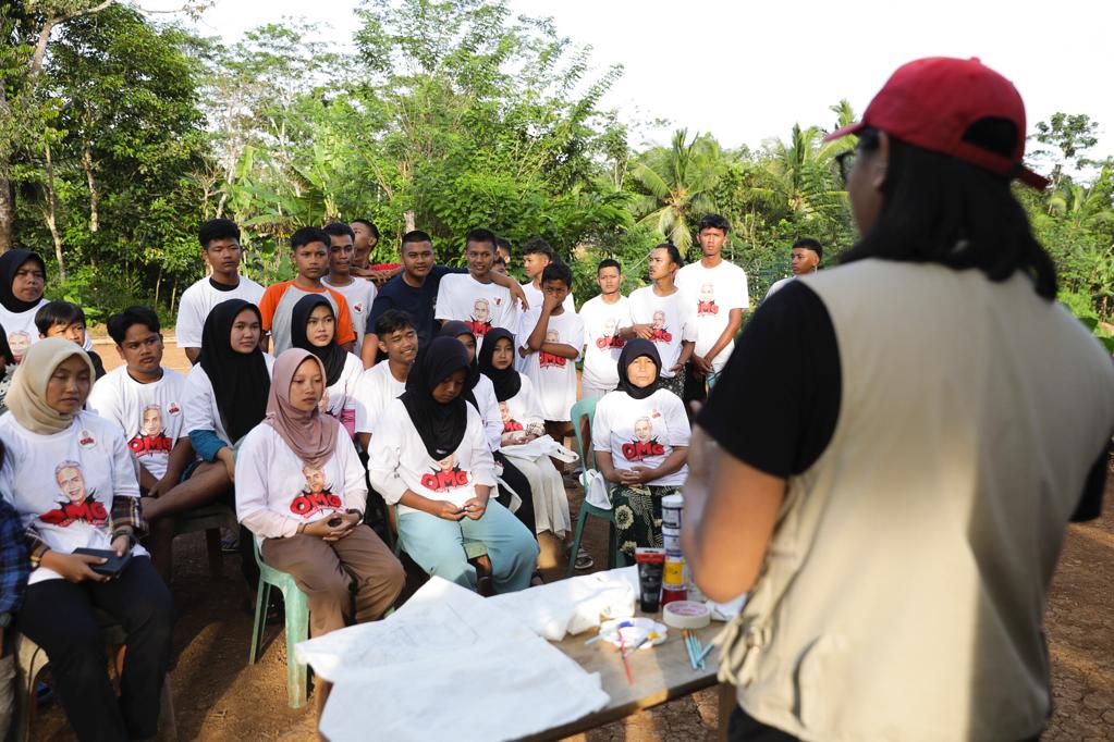 Workshop Lukis Batik Tasikmalaya merupakan salah satu bentuk realisasi program yang dilaksanakan oleh Orang Muda Ganjar (OMG) Tasikmalaya