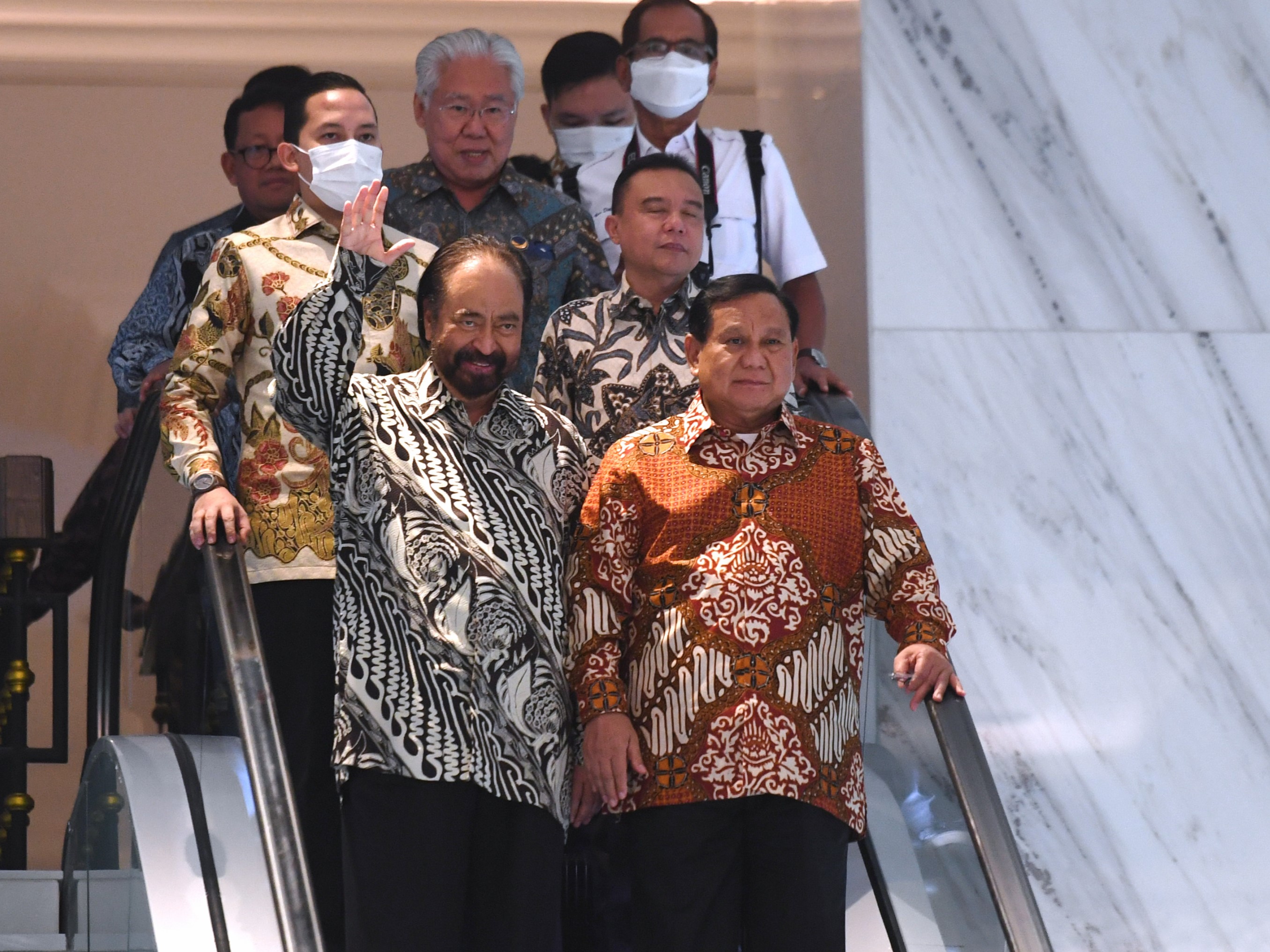 Ketua Umum Partai Nasdem Surya Paloh bersama Ketua Umum Partai Gerindra Prabowo Subianto.