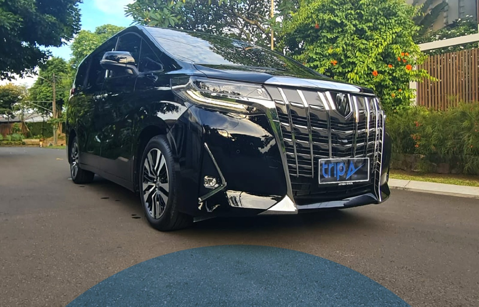 Salah satu mobil yang disewakan TripA