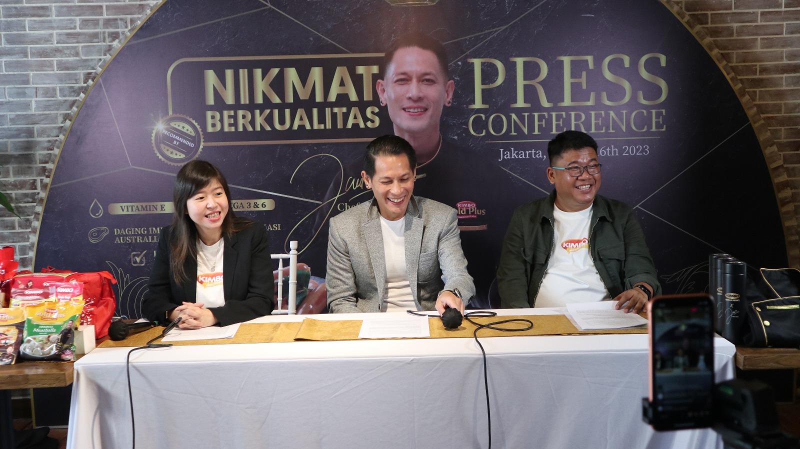 PT Madusari Nusaperdana yang dikenal sebagai produsen sosis dengan merek Kimbo menggandeng Chef Juna