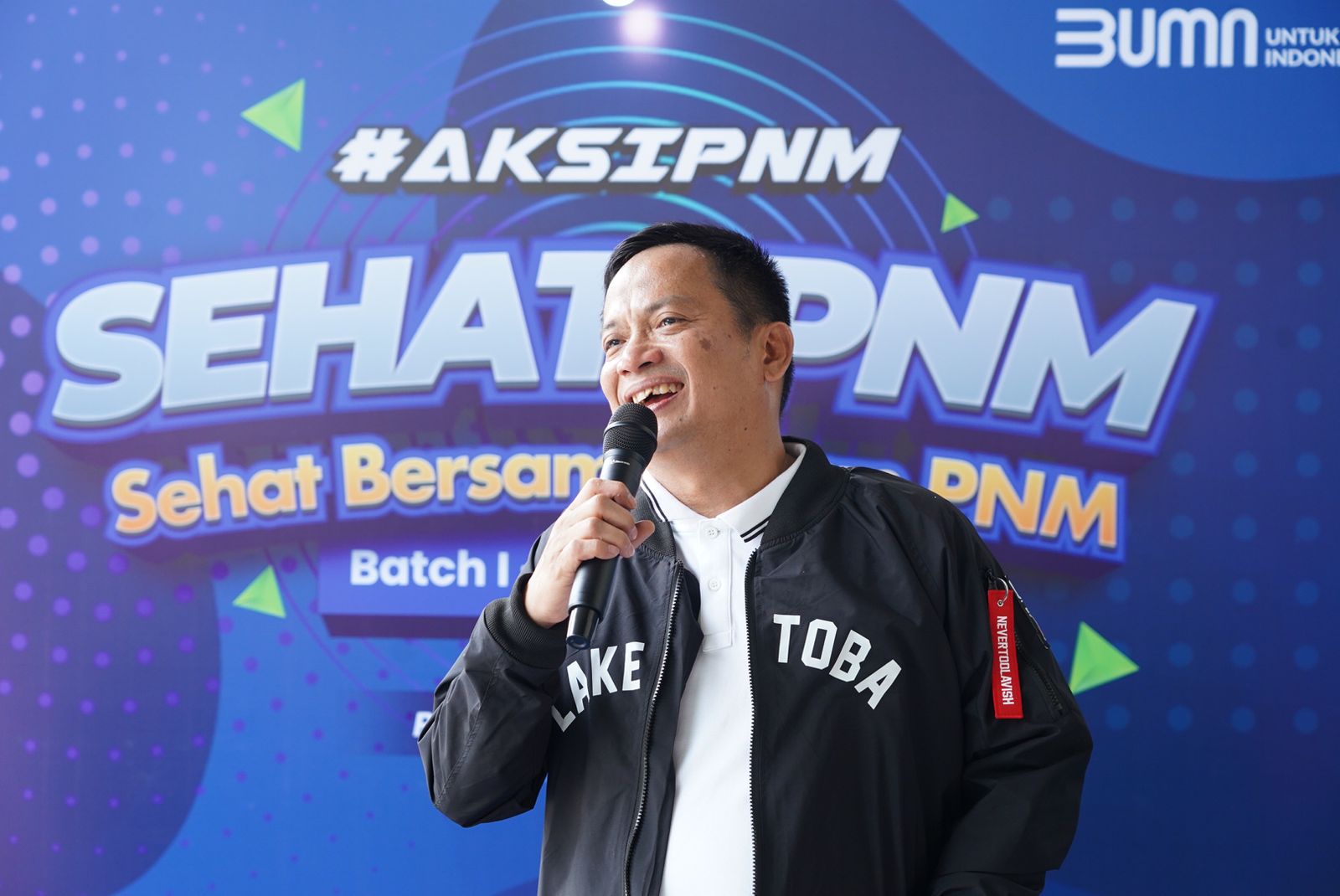  Direktur Utama PNM Arief Mulyadi memberi sambutan pada kegiatan SEHATI PNM (Sehat Bersama Insan PNM) di Jakarta, Sabtu (18/3).