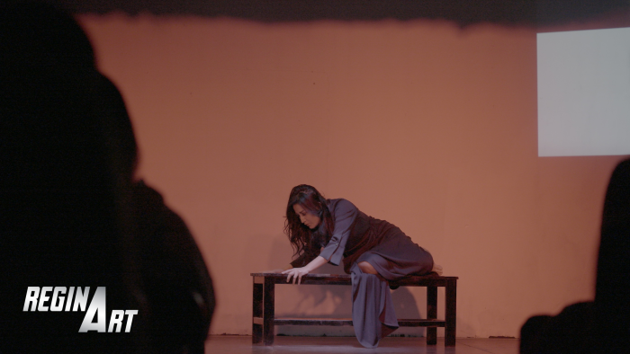 Pementasan monolog Joane Win yang tergabung dalam Regina Art bertepatan pada Hari Perempuan Internasional di New York, Rabu (8/3).