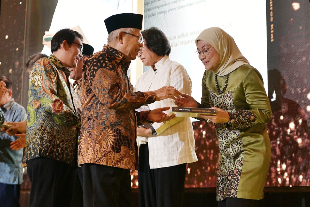 Menaker Ida Hadiri Peluncuran Buku 80 Tahun Ma'ruf Amin