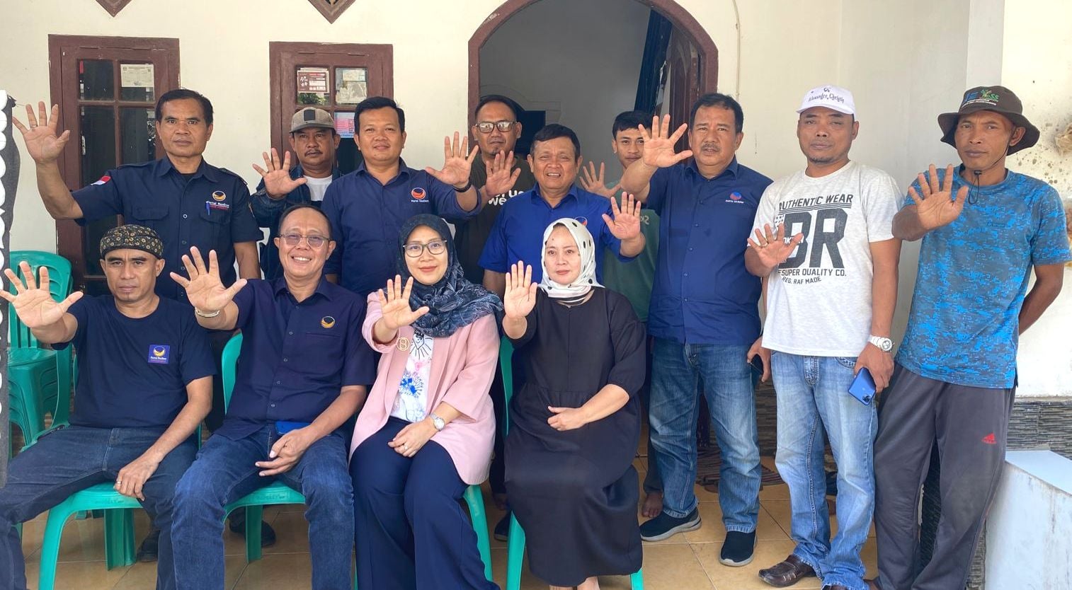 Ayep Zaki bersama sejumlah kader NasDem di Sukabumi Raya.