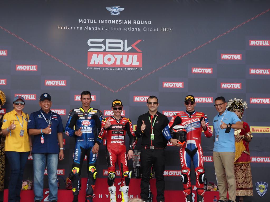Podium juara di ajang Motul-WSBK Indonesia