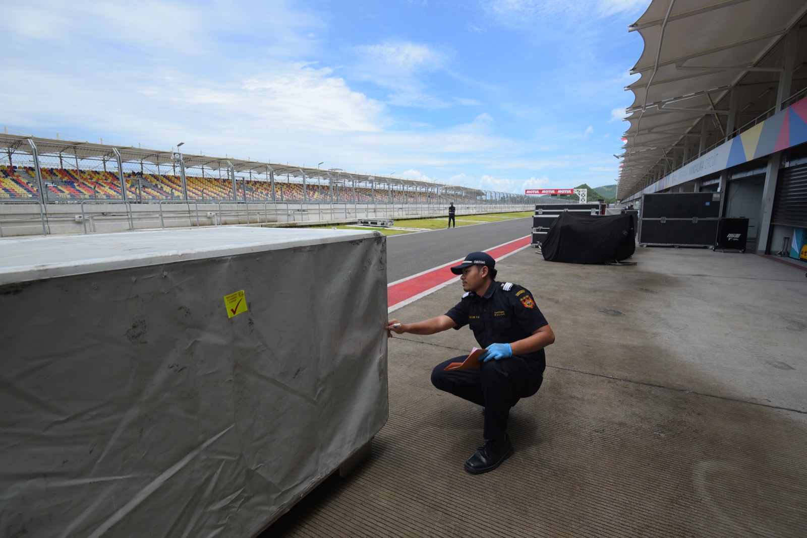 Bea Cukai memberikan fasilitas fiskal dan prosedural untuk mendukung kesuksesan WSBK Mandalika 2023.  