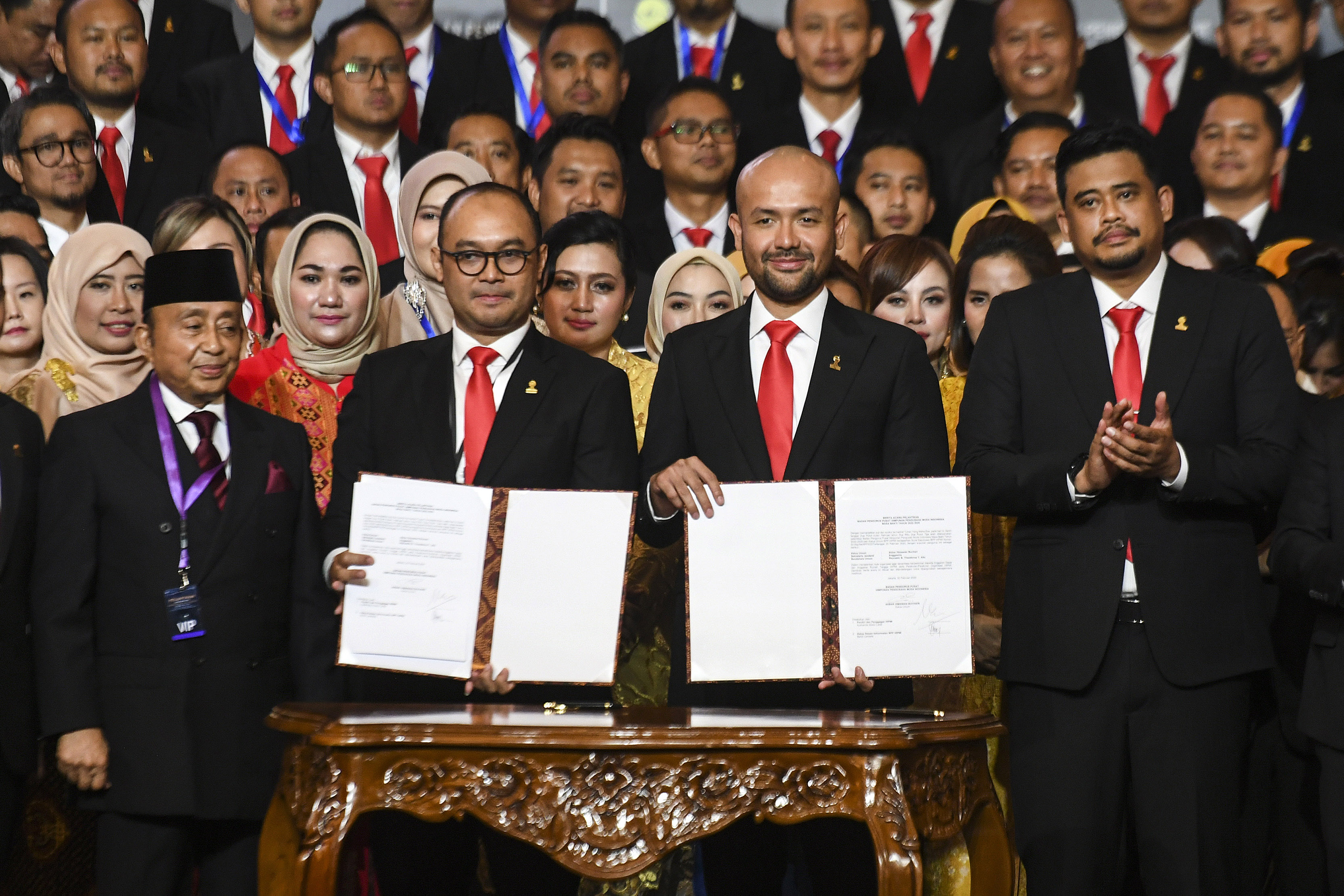 Pendir HIPMI Abdul Latief (kiri) dalam acara pelantikan pengurus pusat Hipmi masa bakti 2022-2025. 