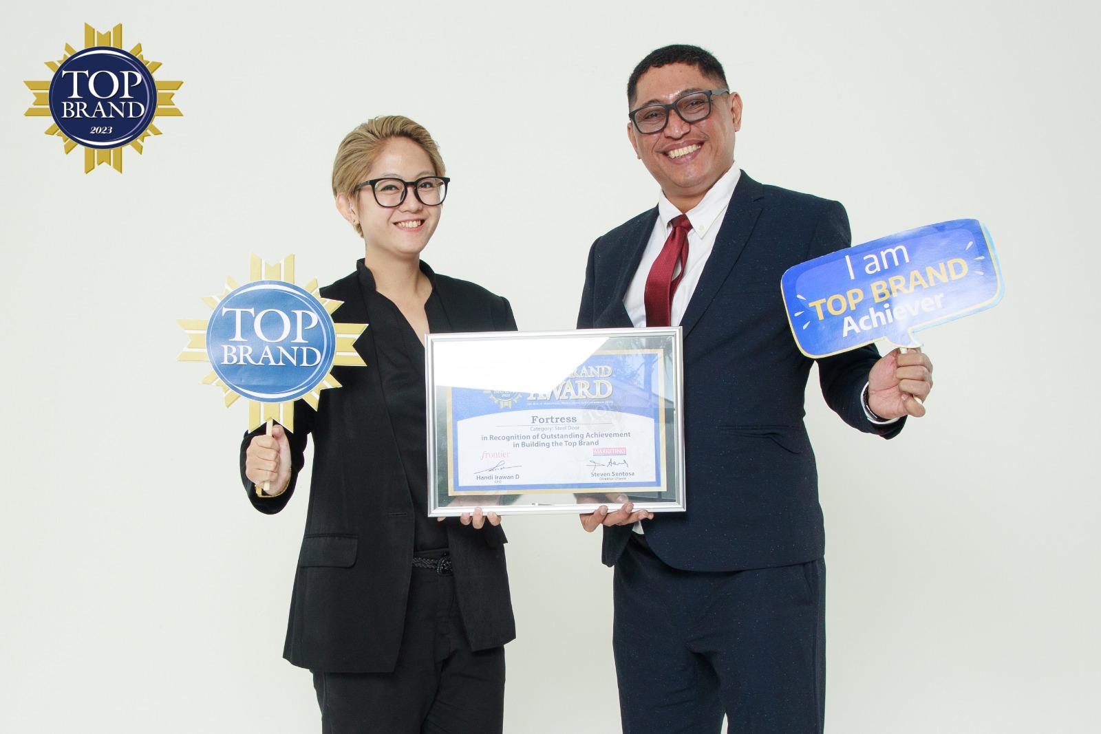 Penghargaan Top Brand untuk Fortress