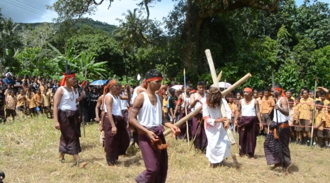 Jalan salib di Flores Timur, NTT